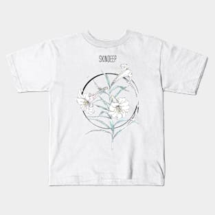 Madonna Lily Circle Kids T-Shirt